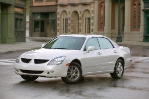 Mitsubishi Diamante 2004 года